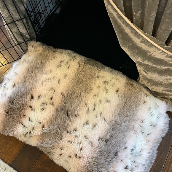 Crate Cover and Pillow Cover - Picture 12 of 15